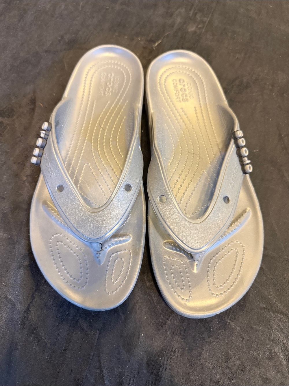 CROCS Metallic Silver Women's Flip Flop Sandals NWOT